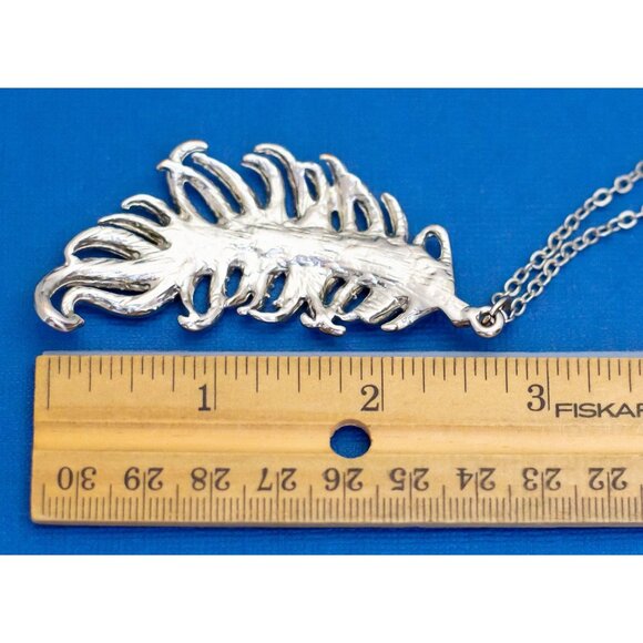 36 inch, Vintage Silver Tone Elven Leaf Rhinestone Pendant Necklace - D12 - Picture 3 of 3